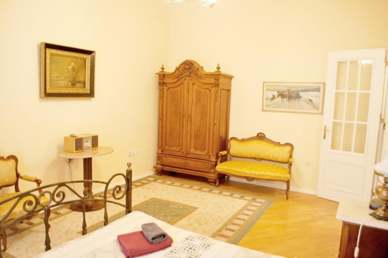 Two Bedroom Luxury Apartment リヴィウ エクステリア 写真